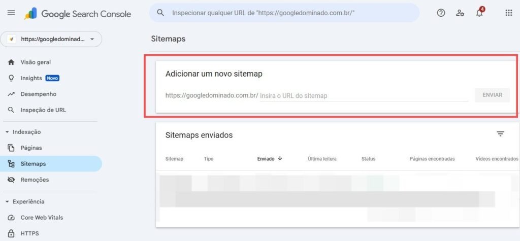 Captura de tela da interface do Google Search Console, focada na seção de "Sitemaps". No canto superior esquerdo, aparece o logotipo do Google Search Console, e no topo central há uma barra de busca com o texto de exemplo "Inspecionar qualquer URL de https://googledominado.com.br/*". À esquerda, o menu de navegação exibe opções como "Visão geral", "Insights", "Desempenho", "Inspeção de URL", "Indexação", "Páginas", "Sitemaps", "Remoções", "Experiência", "Core Web Vitals" e "HTTPS". A área principal da tela mostra um campo destacado para "Adicionar um novo sitemap", com espaço para inserir a URL e um botão "ENVIAR". Abaixo, há uma tabela intitulada "Sitemaps enviados", com colunas para "Sitemap", "Tipo", "Enviado", "Última leitura", "Status", "Páginas encontradas" e "Vídeos encontrados", indicando os sitemaps previamente submetidos para indexação.
