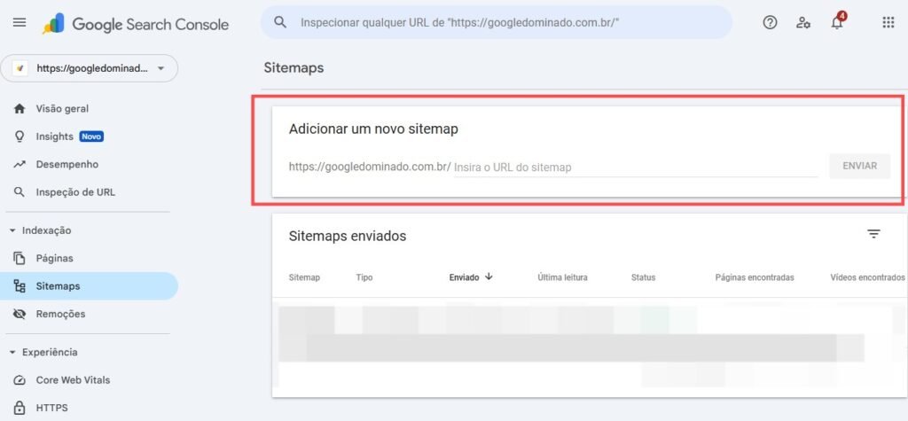 Captura de tela da interface do Google Search Console, focada na seção de "Sitemaps". No canto superior esquerdo, aparece o logotipo do Google Search Console, e no topo central há uma barra de busca com o texto de exemplo "Inspecionar qualquer URL de https://googledominado.com.br/*". À esquerda, o menu de navegação exibe opções como "Visão geral", "Insights", "Desempenho", "Inspeção de URL", "Indexação", "Páginas", "Sitemaps", "Remoções", "Experiência", "Core Web Vitals" e "HTTPS". A área principal da tela mostra um campo destacado para "Adicionar um novo sitemap", com espaço para inserir a URL e um botão "ENVIAR". Abaixo, há uma tabela intitulada "Sitemaps enviados", com colunas para "Sitemap", "Tipo", "Enviado", "Última leitura", "Status", "Páginas encontradas" e "Vídeos encontrados", indicando os sitemaps previamente submetidos para indexação.